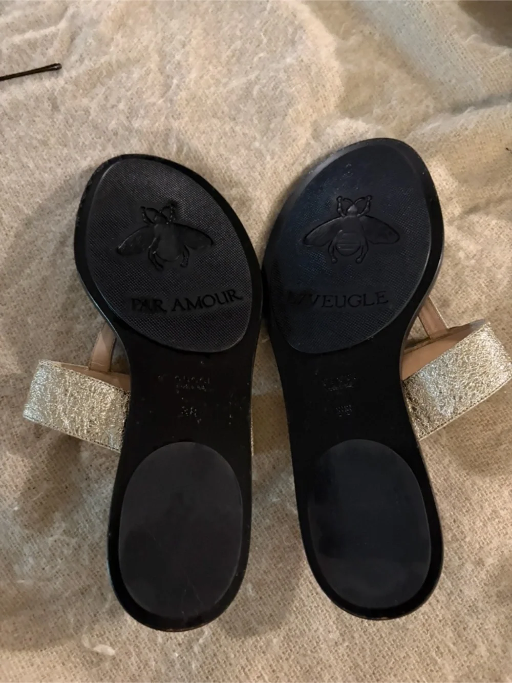Gucci leather in colour gold sandals in good condition like new. - Picture 3 of 3